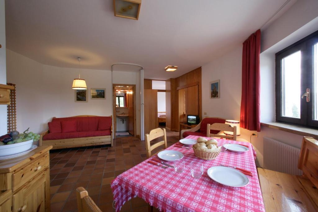 Apartments Gonzaga Canazei Room photo